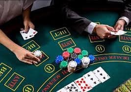 Antarmuka tabel taruhan Live Sic Bo dengan berbagai pilihan taruhan dan pembayaran yang jelas